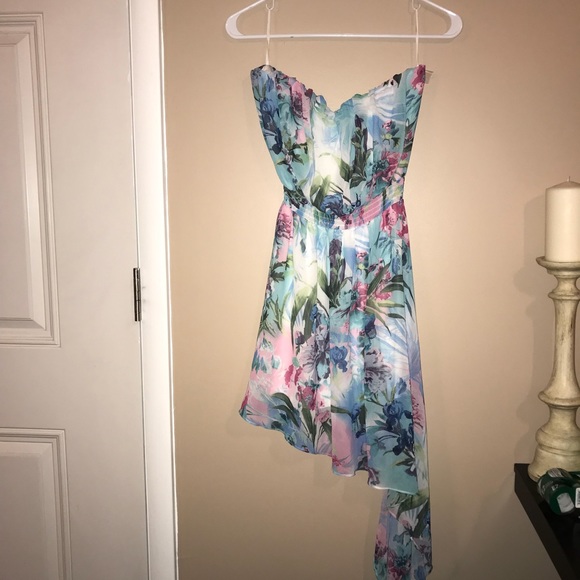 Guess Dresses & Skirts - Guess asymmetrical summer dress